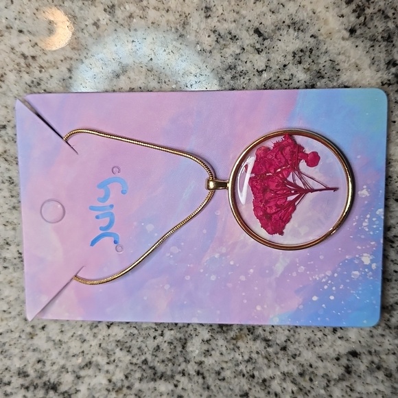 Birth Month Flower Handmade Necklace - Real Dried Flowers in Resin - Picture 6 of 11